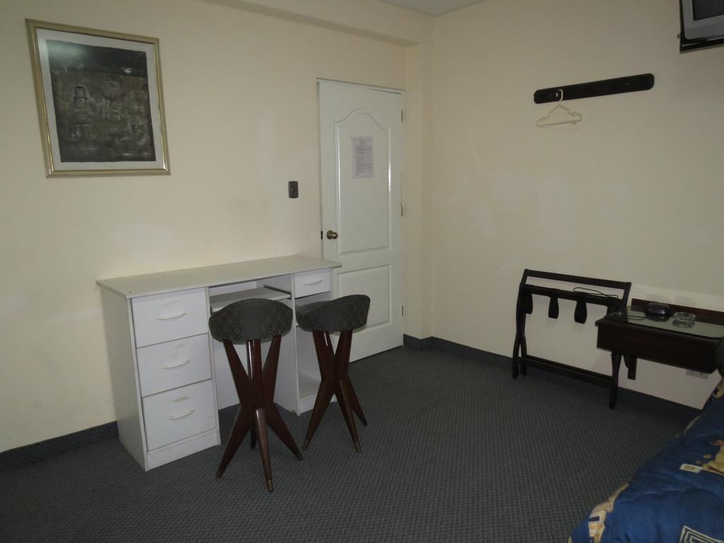 Hotel Plaza Mayor Lima Kamer foto