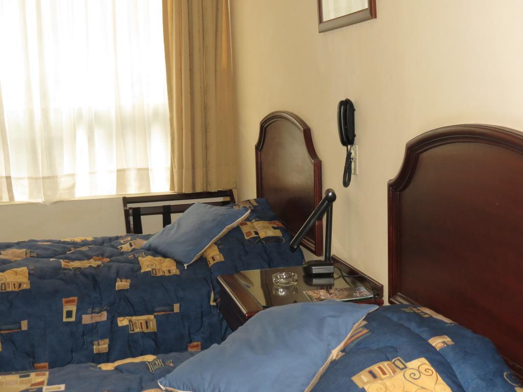 Hotel Plaza Mayor Lima Kamer foto