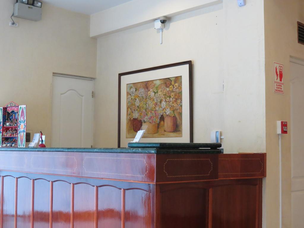Hotel Plaza Mayor Lima Buitenkant foto