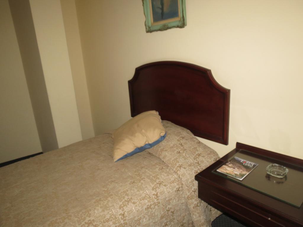 Hotel Plaza Mayor Lima Kamer foto